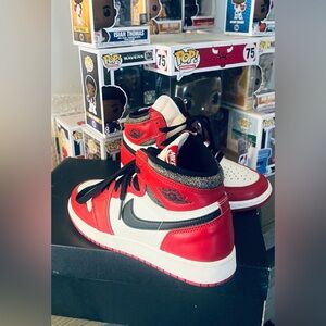 ✨SOLD✨Jordan 1 Retro High OG ‘Chicago Lost and Found’, Youth Size 4/Wmn 5.5